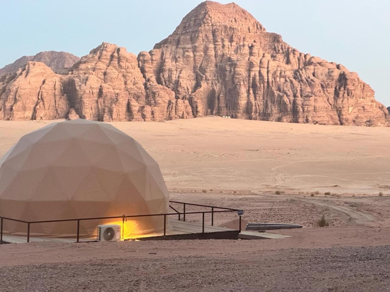 Hasan Zawaideh Luxury Camp 2 Hotel Wadi Rum Exterior photo